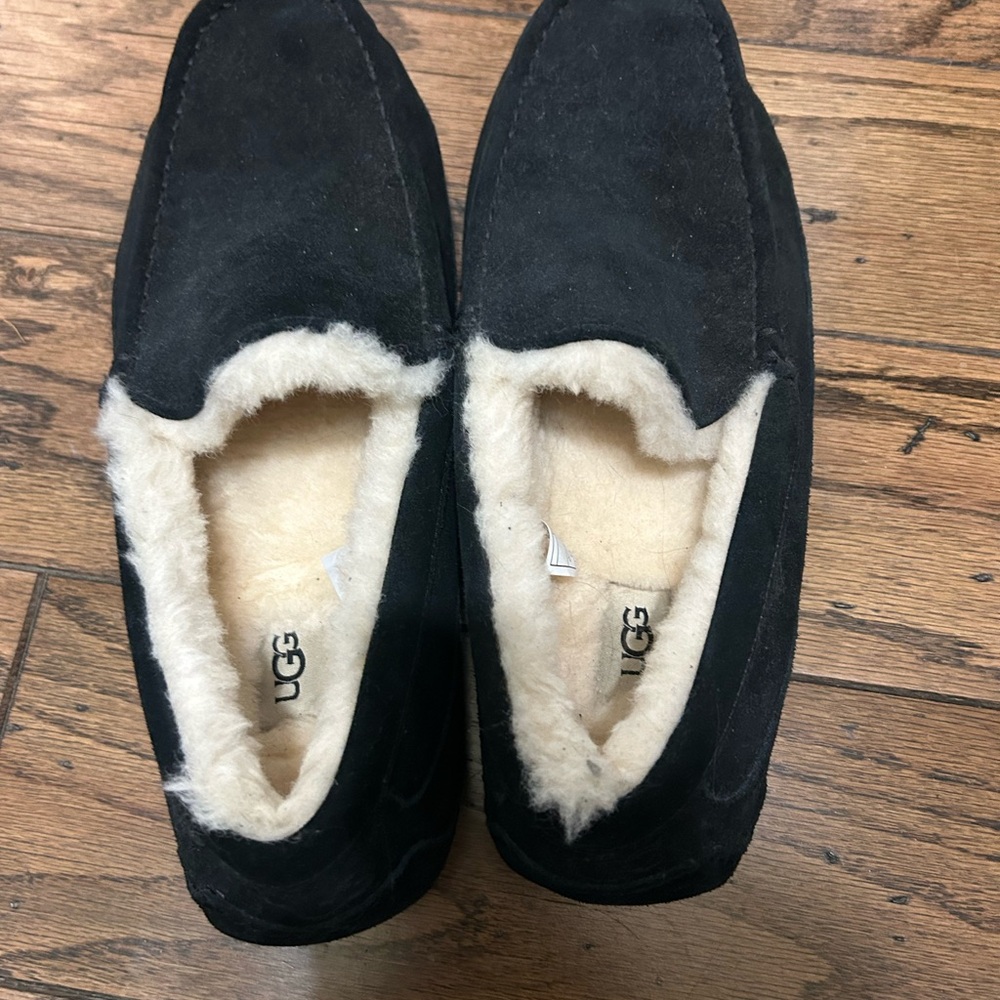 UGG MENS SIZE 12
Practically new